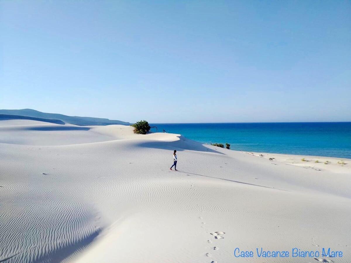 Case Vacanze "Bianco Mare" Porto Pino Exterior foto