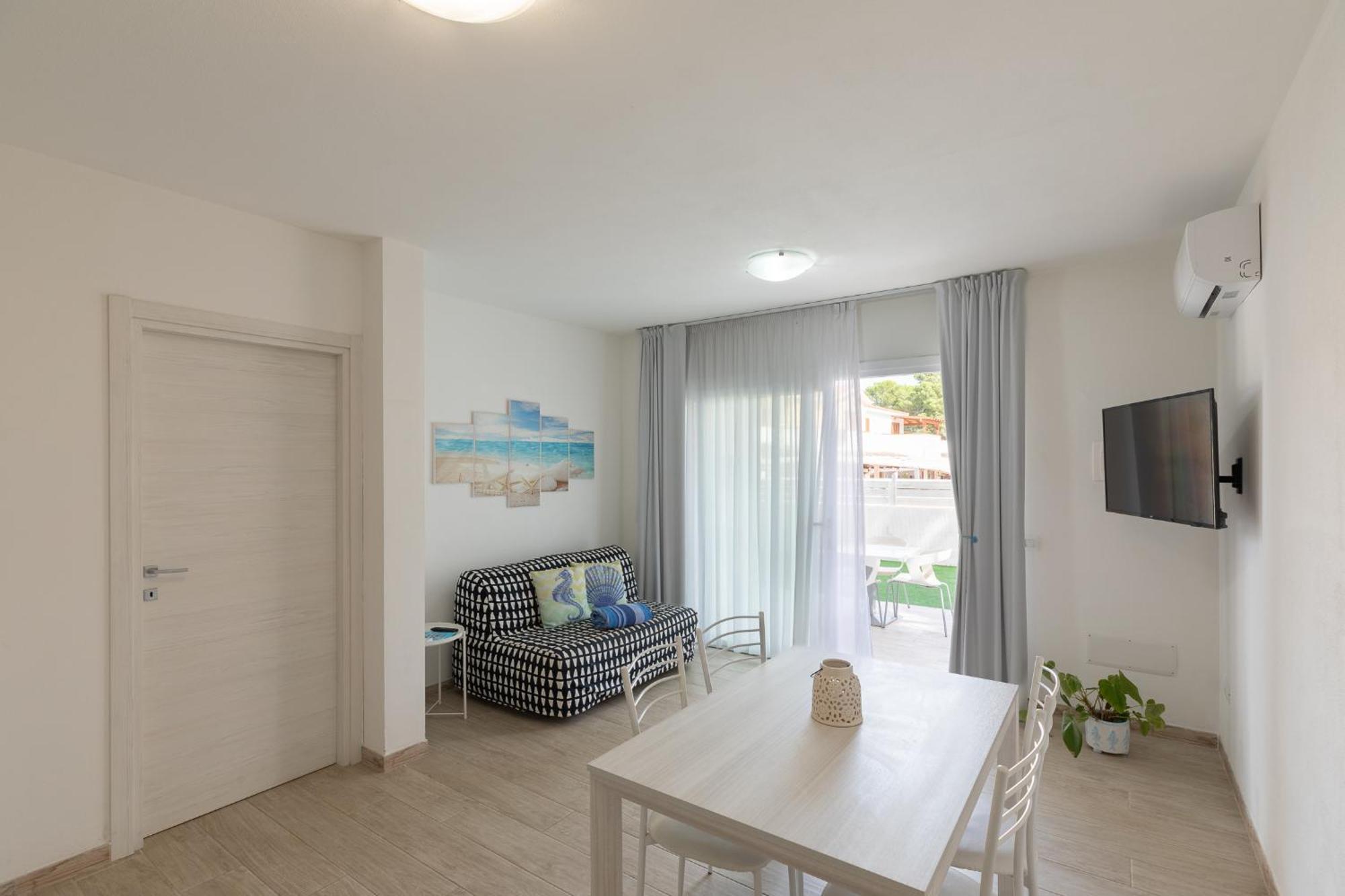 Case Vacanze "Bianco Mare" Porto Pino Exterior foto