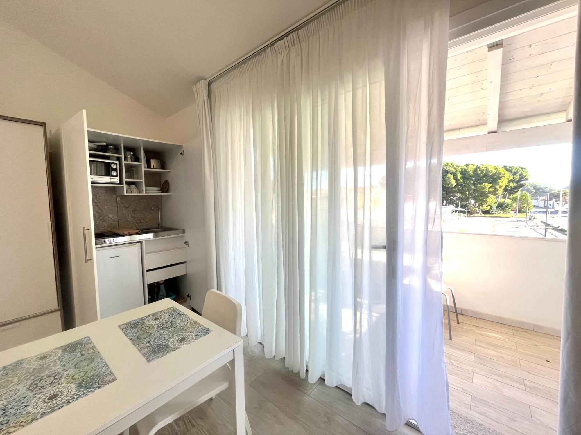 Case Vacanze "Bianco Mare" Porto Pino Exterior foto