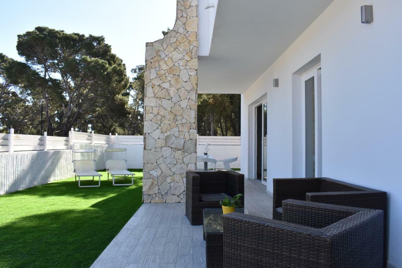 Case Vacanze "Bianco Mare" Porto Pino Exterior foto