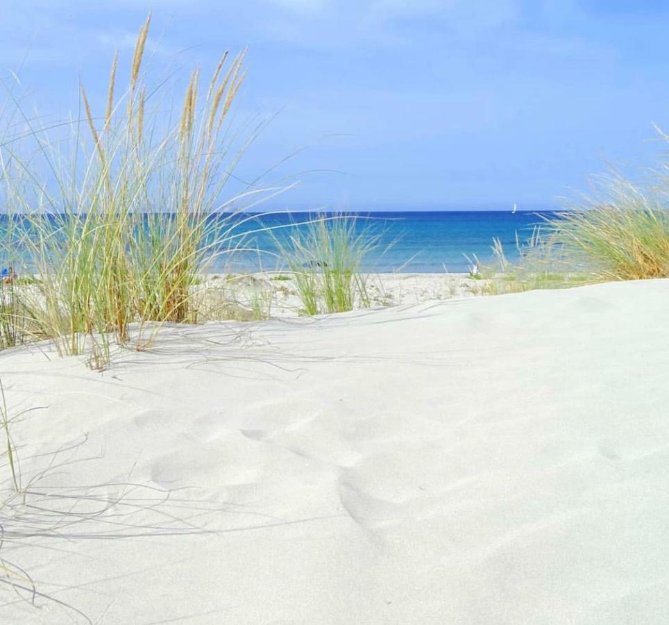 Case Vacanze "Bianco Mare" Porto Pino Exterior foto